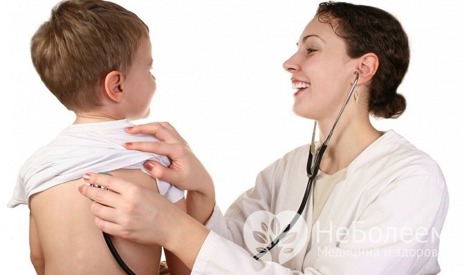 При появлении кашля у ребенка, следует обратиться к врачу, который подберет необходимый сироп